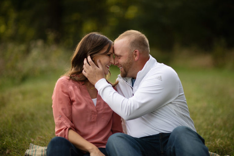 des moines iowa engagement session by zts photo